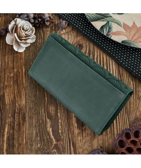 PAOLO PERUZZI Dámska kožená peňaženka s geometrickými vzormi IN-58-GR | zelená